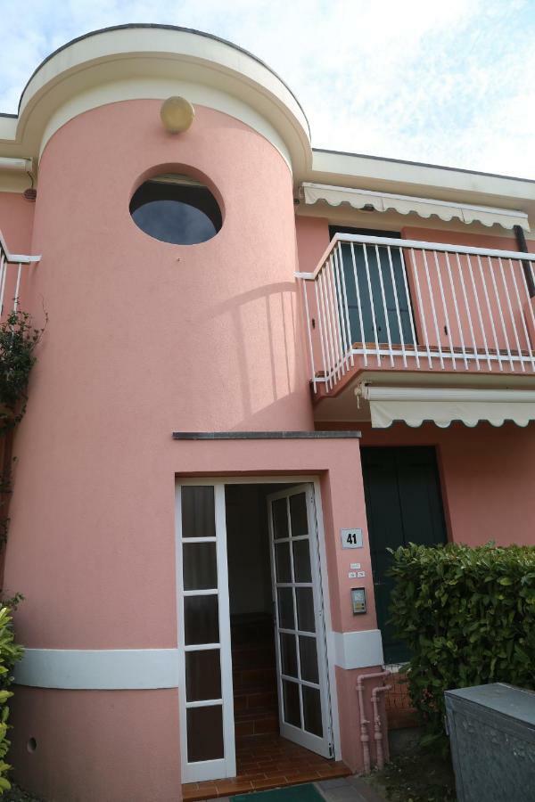 Seaside Terrace & Pool Getaway Daire Cavallino-Treporti Dış mekan fotoğraf
